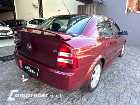ASTRA 2.0 MPFI Advantage Sedan 8V