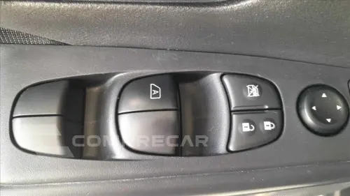 KICKS PLAY 1.6 16V FLEXSTART SENSE XTRONIC