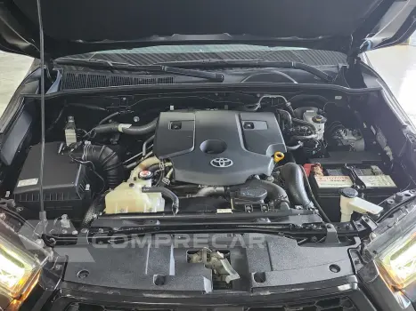 HILUX 2.8 D-4D TURBO DIESEL CD SRX LIMITED 4X4 AUTOMÁTICO