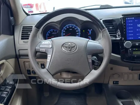 HILUX SW4 3.0 SRV 4X4 7 LUGARES 16V TURBO INTERCOOLER DIESEL