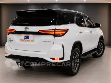 HILUX SW4 - 2.8 D-4D TURBO DIAMOND 7L 4X4 AUTOMÁTICO