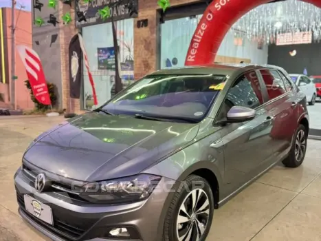 Volkswagen POLO - 1.0 200 TSI COMFORTLINE AUTOMÁTICO 4 portas