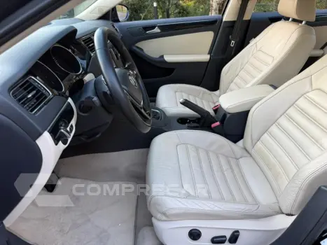 JETTA 2.0 TSI HIGHLINE 211CV GASOLINA 4P TIPTRONIC