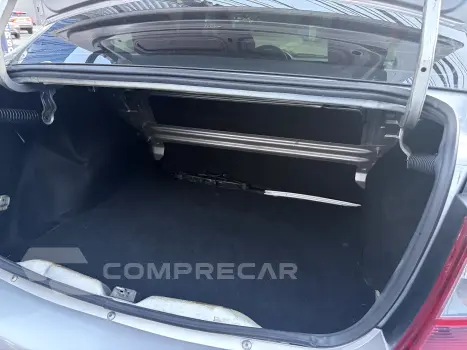 LOGAN 1.0 Authentique 16V