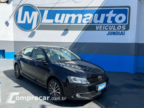 Volkswagen JETTA 2.0 TSI Highline 211cv 4 portas