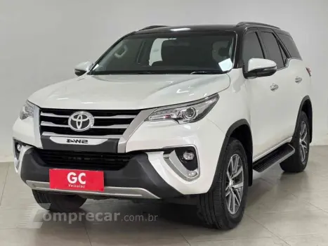 Toyota HILUX SW4 2.8 SRX 4X4 16V TURBO INTERCOOLER DIESEL 4P AUTOMÁ 4 portas