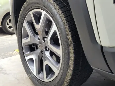 Renegade Longitude 1.8 4x2 Flex 16V Aut.