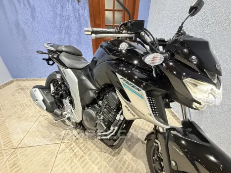 Fazer 250 FZ25