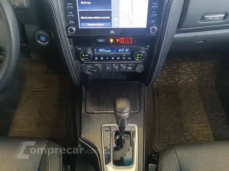 HILUX SW4 2.8 D-4D TURBO SRX 7L 4X4 AUTOMÁTICO