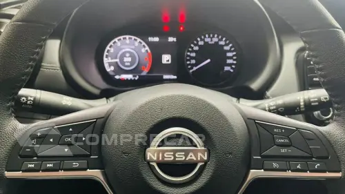 KICKS ADVANCE CVT