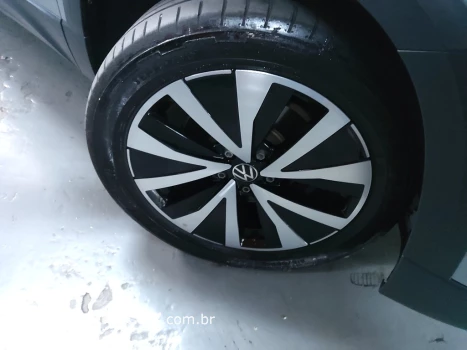 TAOS 1.4 250 TSI TOTAL FLEX HIGHLINE AUTOMÁTICO