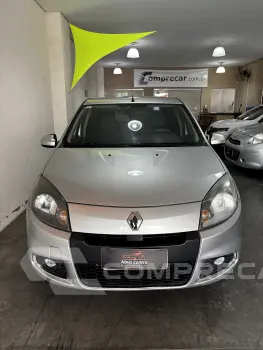 Renault SANDERO 1.6 Authentique 8V 4 portas