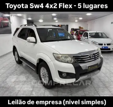 Toyota HILUX SW4 4X2SR 4 portas