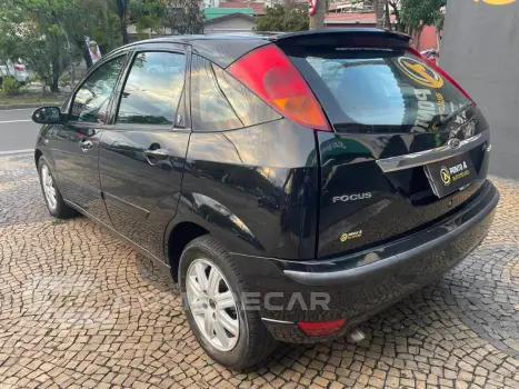 Focus Ghia  2.0 16V/ 2.0 16V Flex 5p Aut
