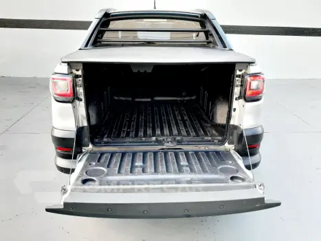 Strada Volcano 1.3 Flex 8V CD