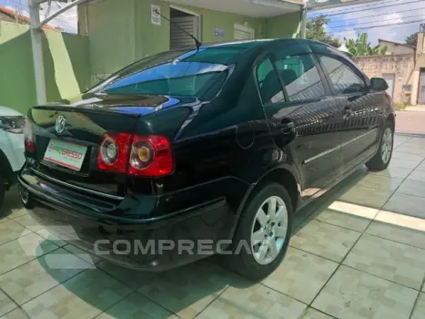 POLO SEDAN - 1.6 MI COMFORTLINE 8V 4P MANUAL