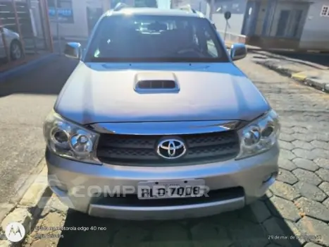 Hilux SW4 SRV D4-D 4x4 3.0 TDI Dies. Aut