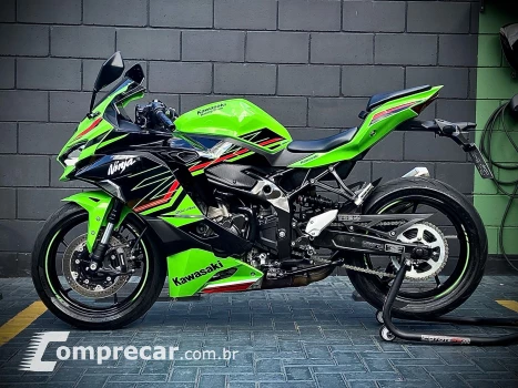 NINJA ZX-4R