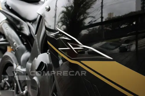 YAMAHA YZF R1