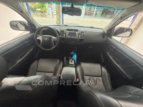 Hilux SW4 SRV D4-D 4x4 3.0 TDI Dies. Aut