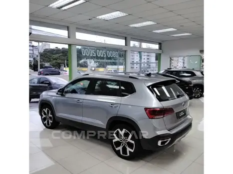 TAOS 1.4 250 TSI TOTAL FLEX HIGHLINE AUTOMÁTICO