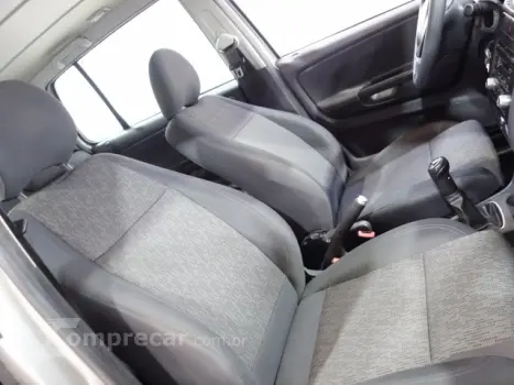 FOX - 1.0 MI 8V 4P MANUAL