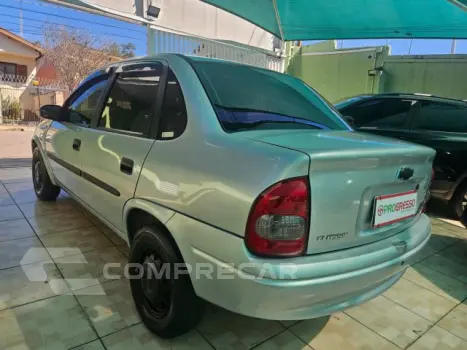 CLASSIC - 1.0 MPFI LIFE 8V 4P MANUAL