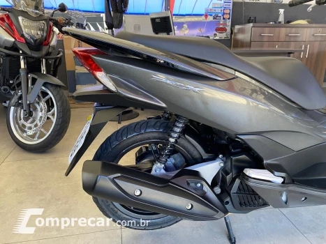PCX 150 DLX