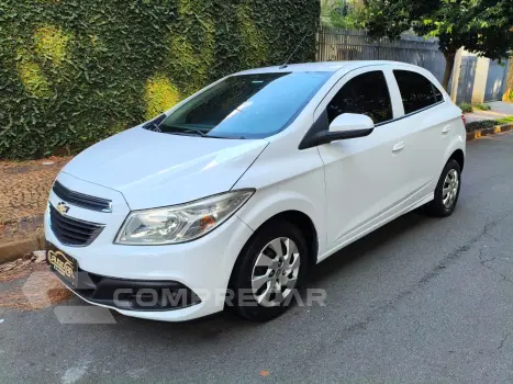CHEVROLET ONIX 1.0 LT 4 portas