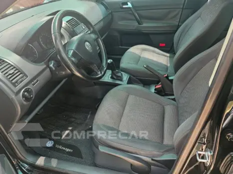 POLO SEDAN - 1.6 MI COMFORTLINE 8V 4P MANUAL