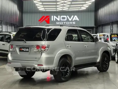 HILUX SW4 - 3.0 SRV 4X4 7 LUGARES 16V TURBO INTERCOOLER 4P A