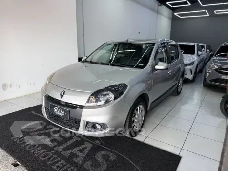 Renault SANDERO 1.6 Privilége 16V 4 portas