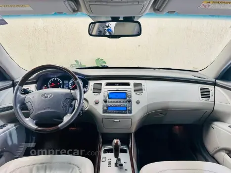 AZERA 3.3 MPFI GLS Sedan V6 24V