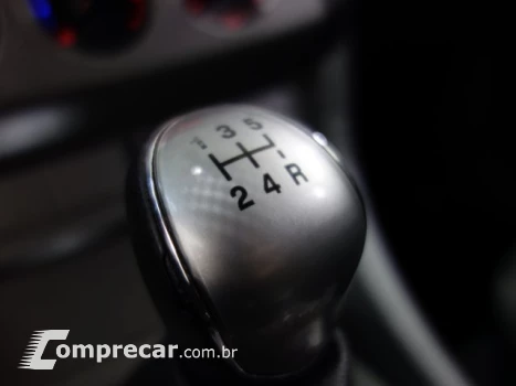 FOCUS HATCH - 2.0 GLX 16V 4P MANUAL