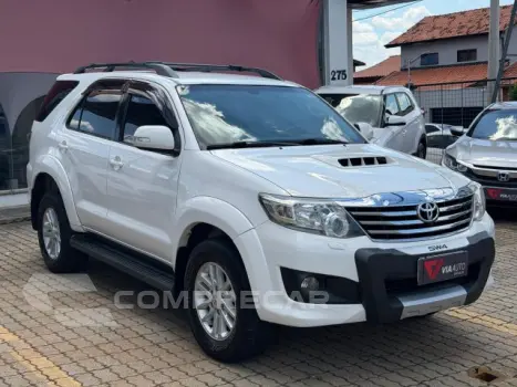 HILUX SW4 - 3.0 SRV 4X4 7 LUGARES 16V TURBO INTERCOOLER 4P A