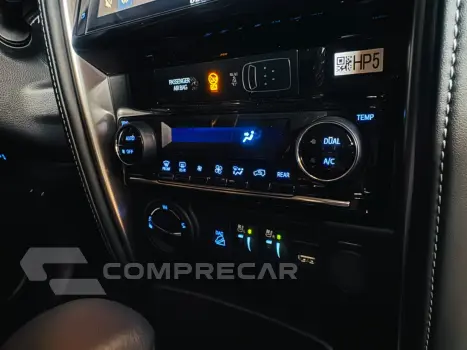 HILUX SW4 2.8 D-4D TURBO DIESEL SRX PLATINUM 7L 4X4 AUTOMÁTI
