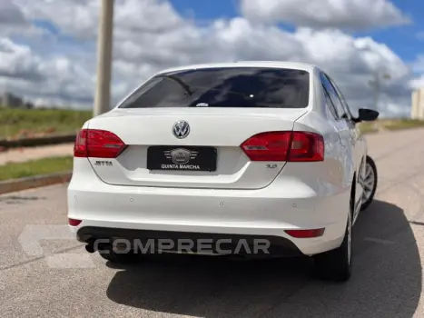 JETTA 2.0 COMFORTLINE FLEX 4P TIPTRONIC