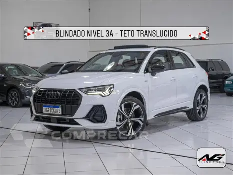 Audi Q3 2.0 40 TFSI Performance Black Quattro 4 portas