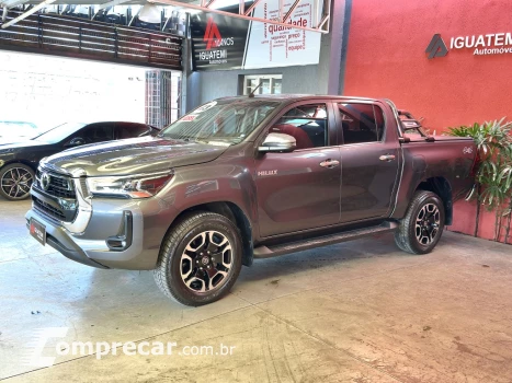 Toyota HILUX 2.8 D-4D TURBO DIESEL CD SRX 4X4 AUTOMÁTICO 4 portas