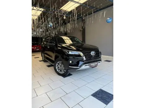 HILUX SW4 2.8 D-4D TURBO DIESEL SRX 7L 4X4 AUTOMÁTICO