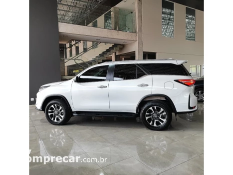 HILUX SW4 2.8 D-4D TURBO DIESEL SRX PLATINUM 7L 4X4 AUTOMÁTI