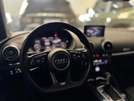 A3 Sedan 2.0 16V 4P TFSI PERFORMANCE BLACK S-TRONIC AUTOMÁTI