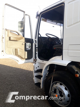 Iveco cavallino 320
