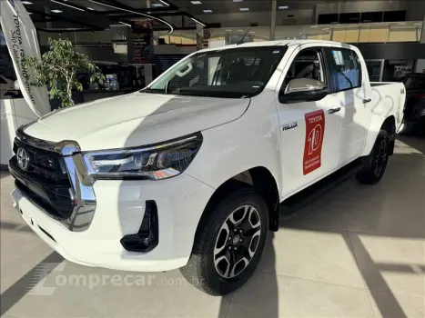 Toyota HILUX 2.8 D-4d Turbo CD SRV 4X4 4 portas