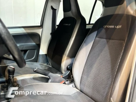 CROSS UP - 1.0 TSI 12V 4P MANUAL