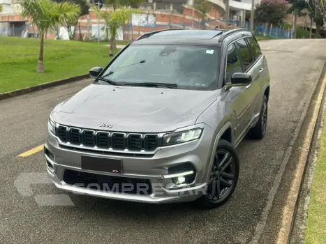 JEEP COMMANDER 2.0 HURRICANE 4 TURBO GASOLINA OVERLAND AT9 4 portas