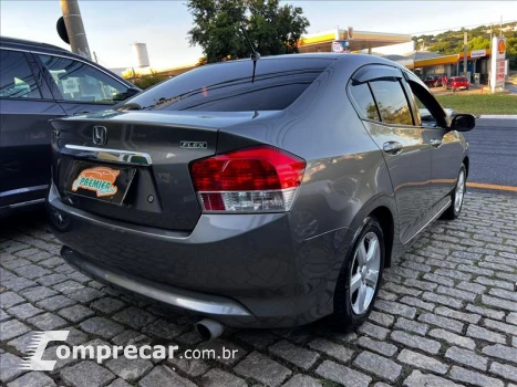 CITY 1.5 LX Sedan 16V