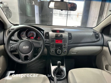 Kia Cerato Sedan 1.6 16V 4P EX 4 portas