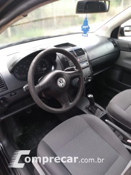 Volkswagen Polo Sedan 1.6 Comfortline 4 portas