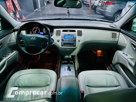 AZERA 3.3 MPFI GLS Sedan V6 24V